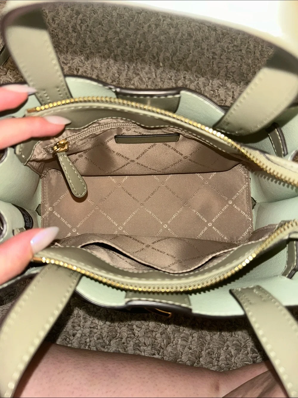 NWOT Michael Kors Emilia Satchel - Picture 4 of 8